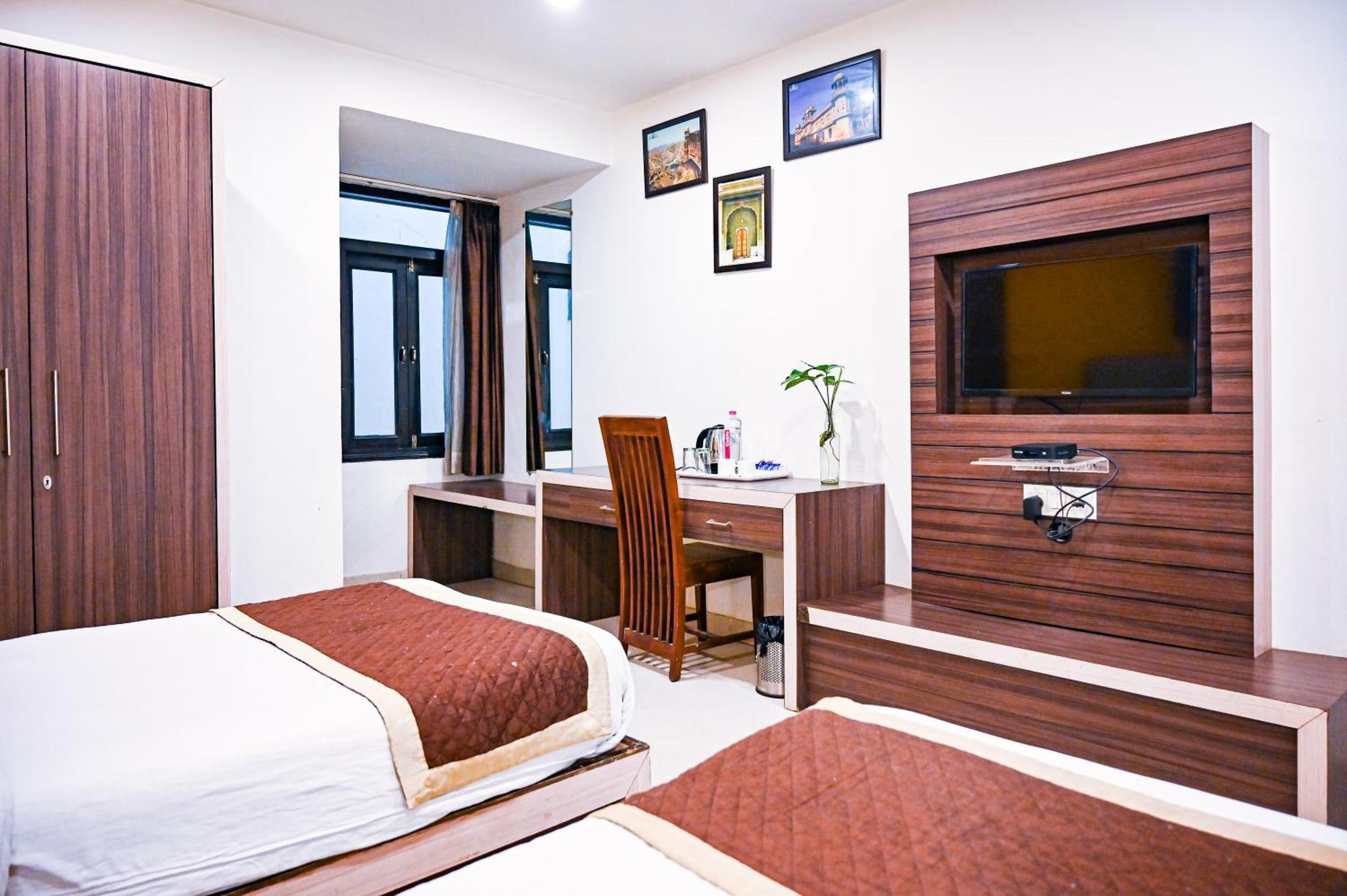 Hotel Dodas Palace Джайпур Екстериор снимка